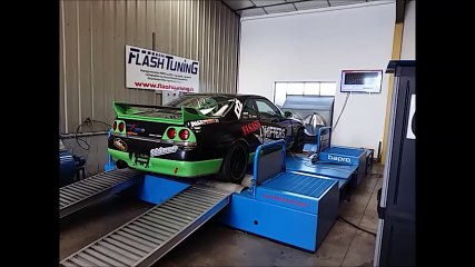Skyline R33 RB25DET au banc by Flashtuning