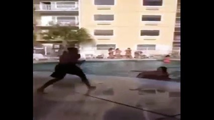 Dikhave Pe Mat Jao Apni Akal Lagao - Whatsapp Funny Accident Video