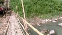 カーン川メコン川支流）にかかる竹の橋20150107