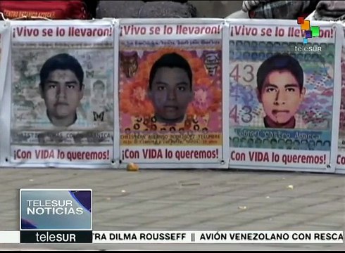 Mexicanos rechazan las políticas del presidente Enrique Peña Nieto