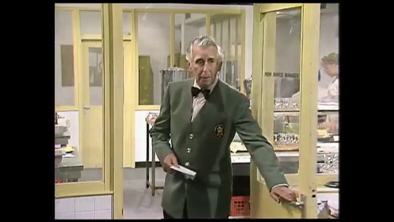 "Room Service - The Complete Series": Out on DVD 27/4/2015