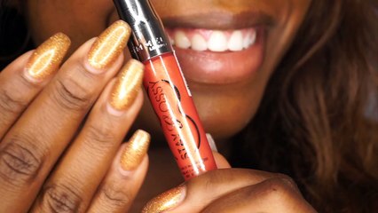 ASMR kissing sounds|Lipgloss|Lipstick