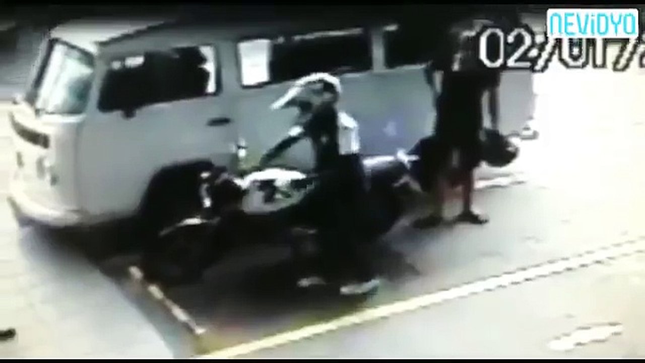 Önce arkasına bindi, sonra öldürdü!
