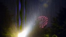 ２０１３年　ゲリラ豪雨の中、隅田川花火大会