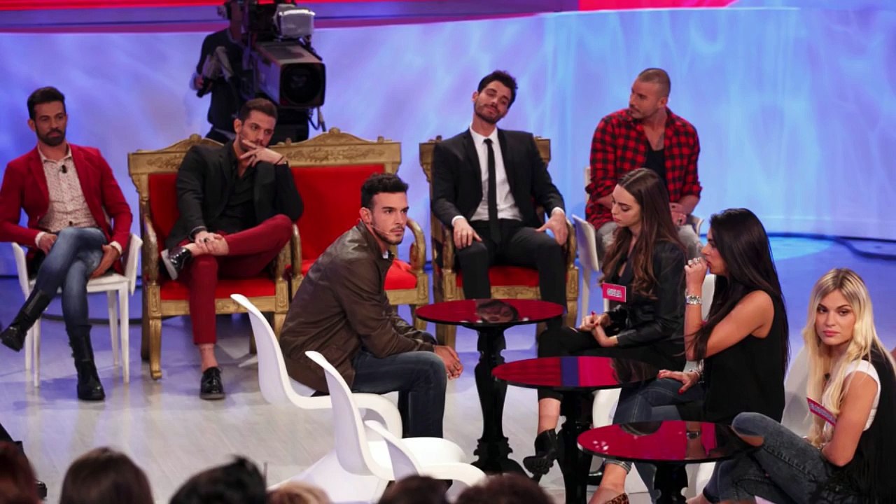 Lucas Peracchi lascia il trono di Uomini e Donne | Barbara o Sofia, chi sarà la scelta?