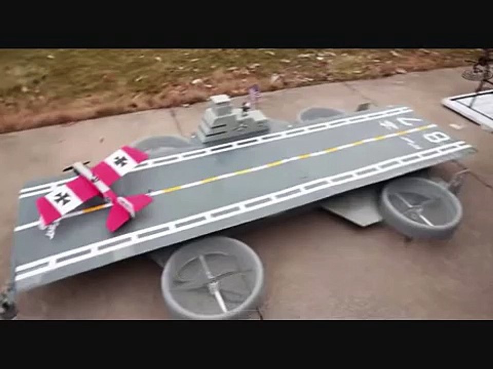 ラジコン「空中空母」がヤバすぎる！！ラジコンマニアが作り世界中で注目