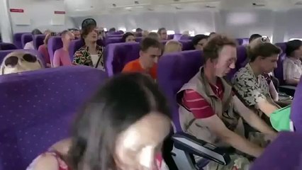 Iklan Lucu Banget Pramugari Ngajarin Cara Pakai Kondom MTVinternet