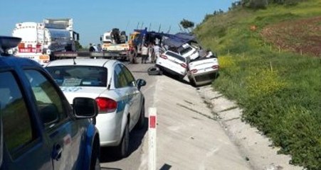 TIR Devrildi, Sıfır Kilometre Otomobiller Pert Oldu