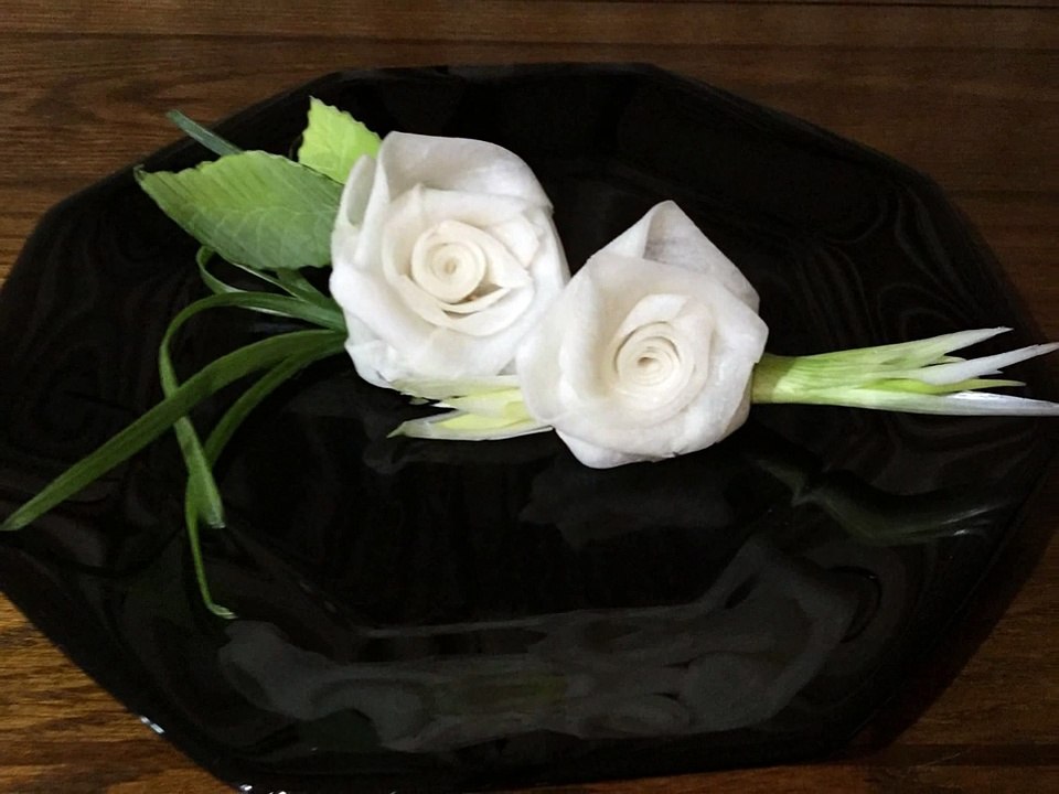 Vegetable Art " WHITE RADISH ROSE FLOWERS " Plate Salad Food Garnish Decoration!