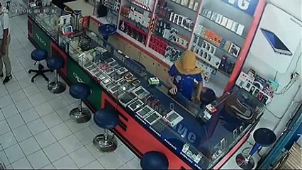Maling Handphone Kerekam Kamera CCTV