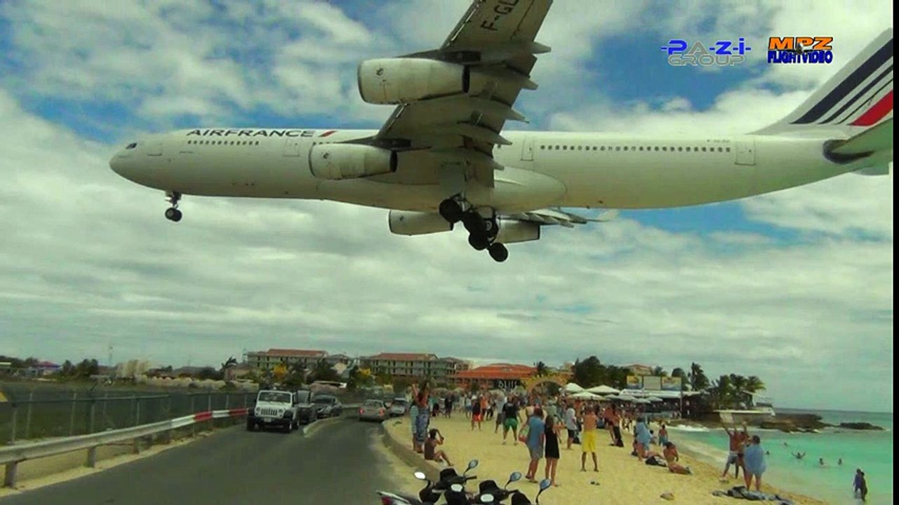 A340-300 -Air France- landing at Princess Juliana Airport
