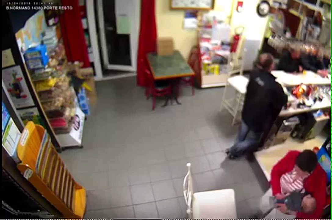 L'incroyable courage d'une patronne d'un bar, en Normandie