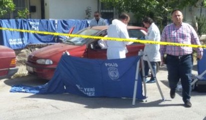 İzmir'de Anne ile Oğluna Arabada İnfaz