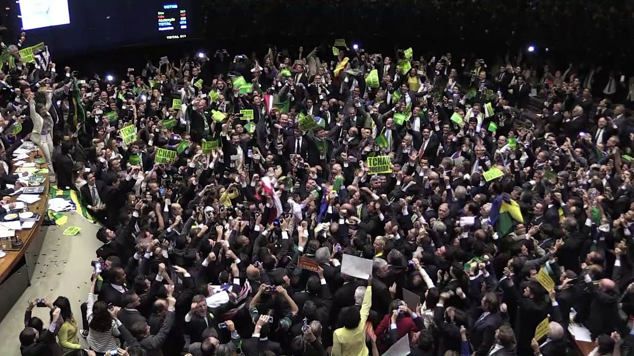 Diputados brasileños abren vía a juicio político a Rousseff