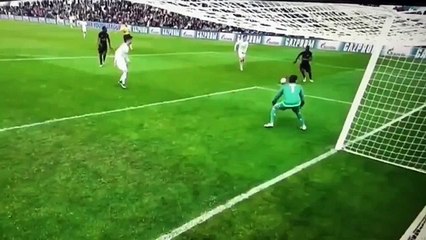 Efsane ismin oğluna bu hareket yakışmadı!