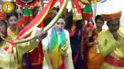 KARISHMA KAPOOR SUPPORT DR. NANDITA PALSHETKAR