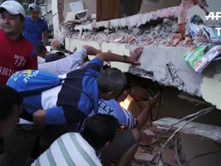 Séisme en Equateur: au moins 272 morts, chiffre encore provisoire