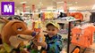 Германия #5 Мюнхен шоппинг магазин игрушек Хот Виллс и Зоотрополис и купаемся в бассейне . Мистер Макс VLOG toys 2016