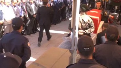 Şehit Sinan Kunduracı'nın Cenazesi Memleketinde Toprağa Verildi (2)