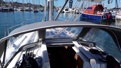 Manoeuvres de port  avec Oceanis 31 PTE 2/2