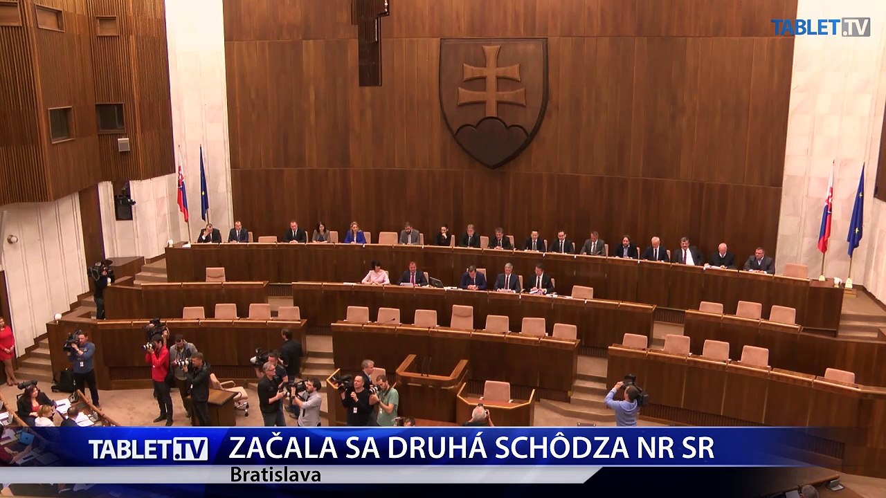 A. Danko otvoril schôdzu parlamentu, vláda požiada parlament o dôveru