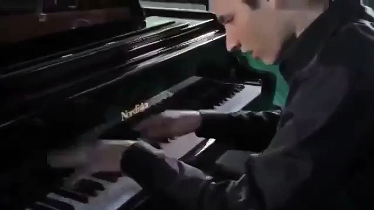 Вот как выглядит бог рояля