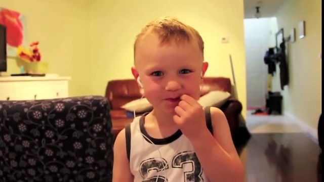 Des enfants entendent enfin la voix de leurs parents... Leurs réactions sont très émouvantes !