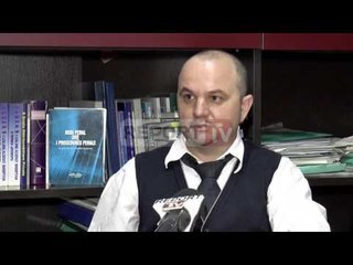 Report TV - Flet avokati Qafa për Report TV: Shullazi nuk e njeh Zikën e Konin