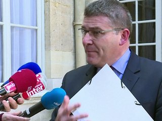 Minima sociaux: Manuel Valls promet des mesures de simplification très rapides