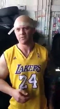 Ce chauve a trouvé la solution pour avoir une nouvelle coupe de cheveux!