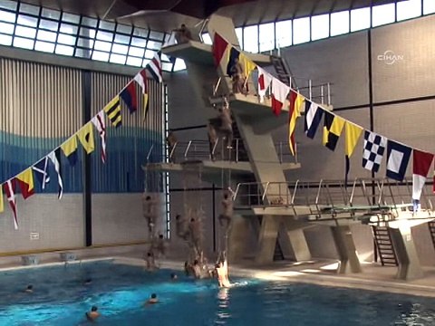 Deniz Harp Okulu öğrencilerinin gösterisi nefes kesti