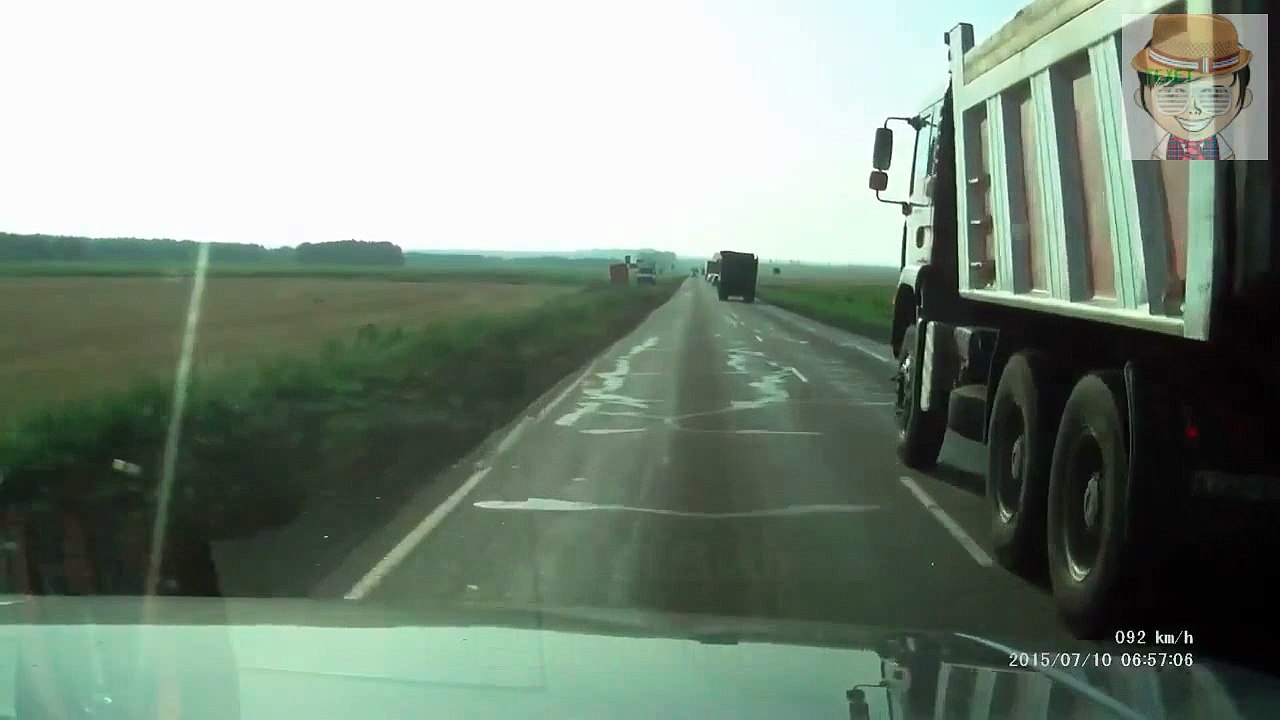 Carried by a truck - an accident Вынесло под грузовик - ДТП 10.07.2015