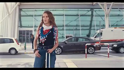 Скачать видео: Serenay Sarıkaya Kerem Bürsin Mavi Reklamı (Yaşasın Mavi)