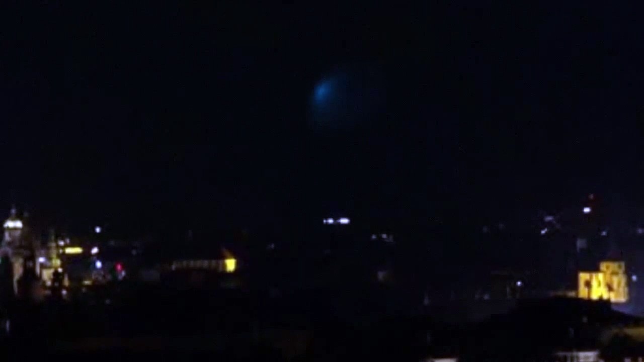 Mysterious Blue Lights In The Sky | Massive UFO Sighting Over Prague