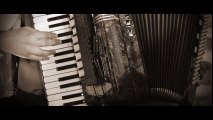 Βασίλης Μπατής - Είμαι καψούρης - Vasilis Mpatis - Eimai kapsouris (Official Video Clip)