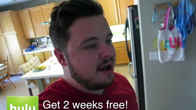 BABY SPANKS MOMS BUTT! (8.7.14 - Day 559)