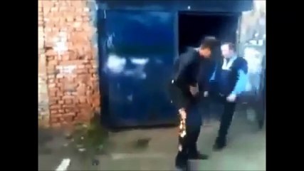 Borracho se quema los pantalones por hecho el valiente