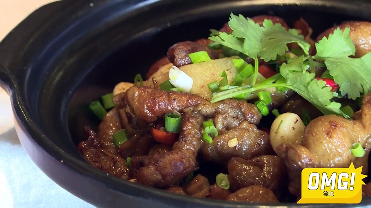 Westerners Try Chinese Cuisine