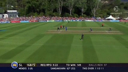 Jeevan Mendis Funny Run Out vs. New Zealand (6th ODI - Dunedin 2015)