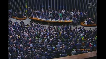 Deputados investigados na Lava Jato votam a favor do impeachment