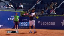 Ce ramasseur de balle fini la tête dans le mur... Joli Faceplant à Barcelone