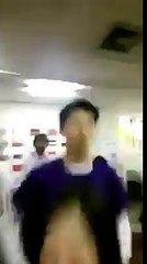 Chaises chanting Go Nawaz Go