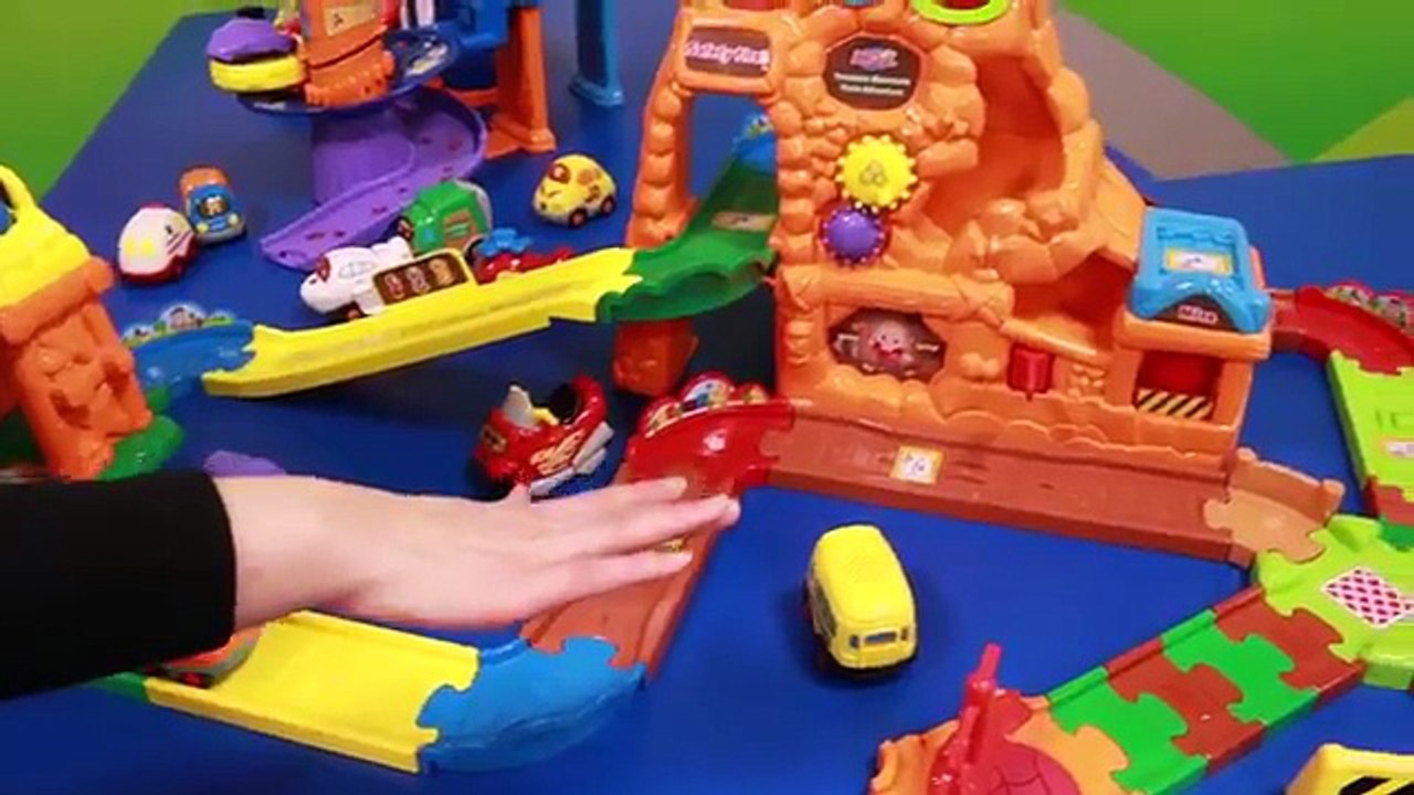 V-Tech Go Go Smart Wheels Blast-Off Space Station and Treasure Mountain Train Adventure Toys