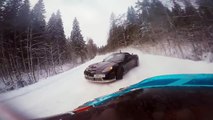 Deux drifters russes s'amusent dans la neige