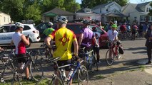 Les cyclistes de Louisville rendent hommage à Mohamed Ali