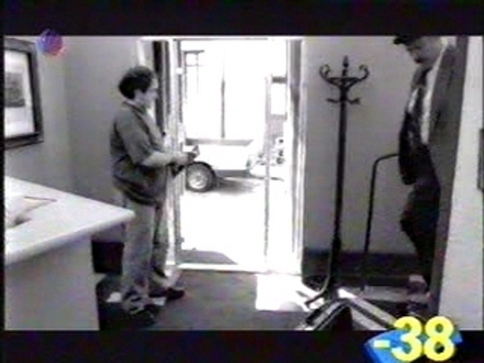 frappe la porte