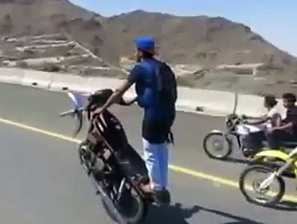 Amazing Motor Bike Wheeling with out tyre - Amazing Bike Wheeling Stunt