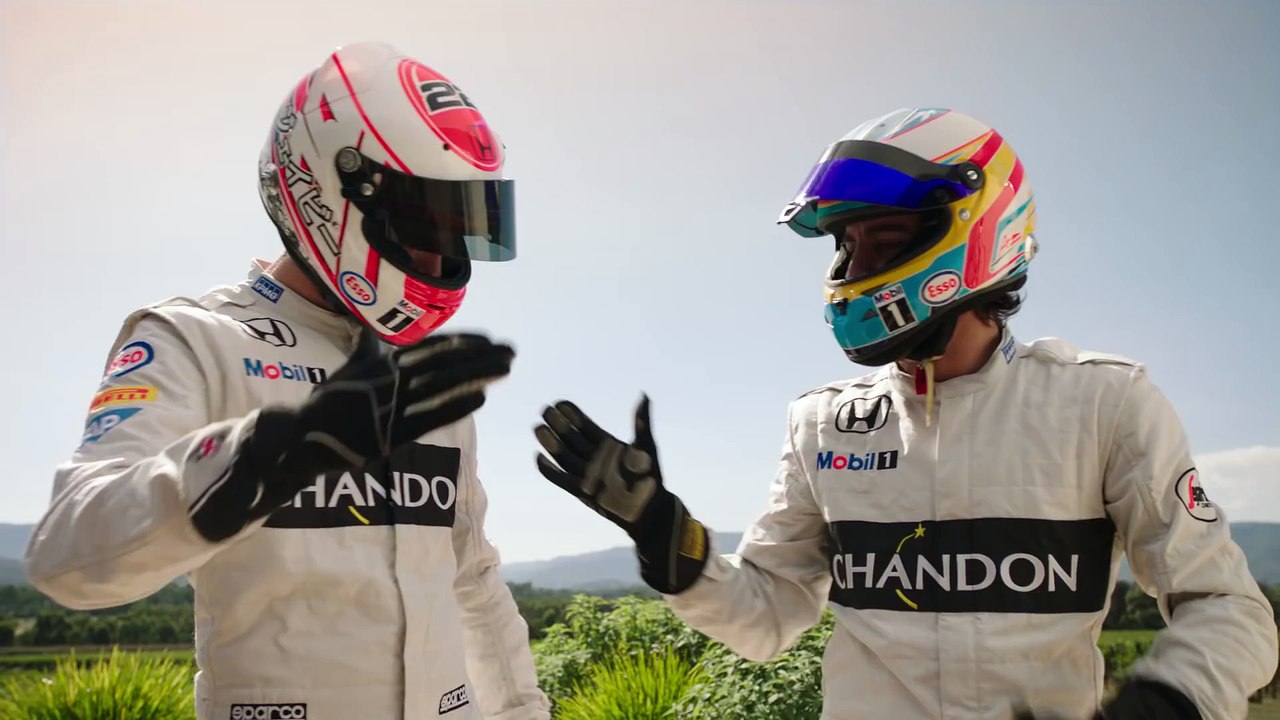 VÍDEO: Alonso y Button, ¡atrápame si puedes!