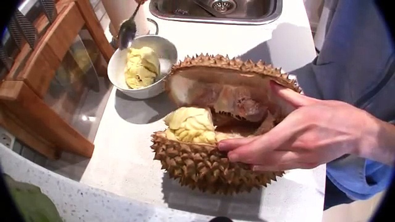 How To Open Durian