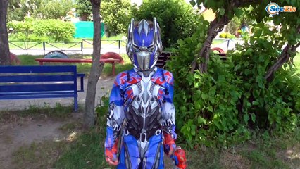 Трансформер Оптимус Прайм. Игорек и Богдан на Детской Площадке. Transformer Optimus Prime vs Scream